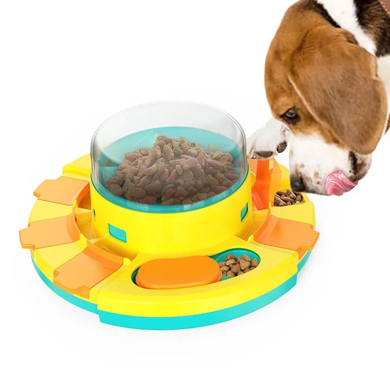 Dog Smart Feeder Toy – Beagle eating kibble from the outer pockets of the puzzle feeder