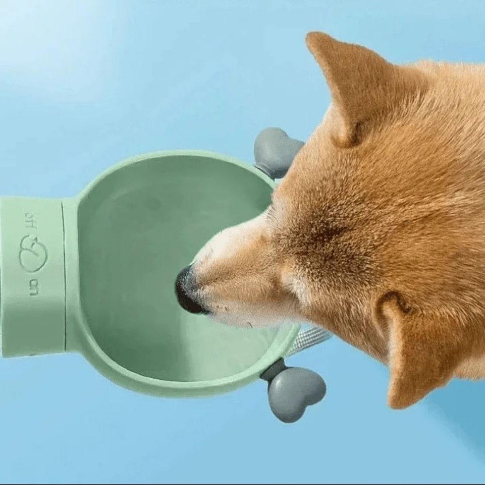Multifunctional Dog Bottle – Water & Food Dispenser for Travel & Outdoor Use