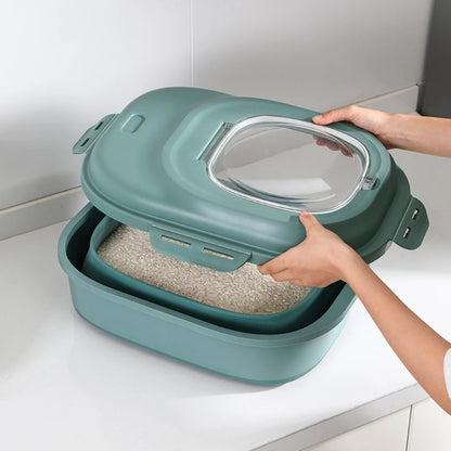 Dog & Cat Food Storage Container – Airtight Pet Food Bin with Scoop