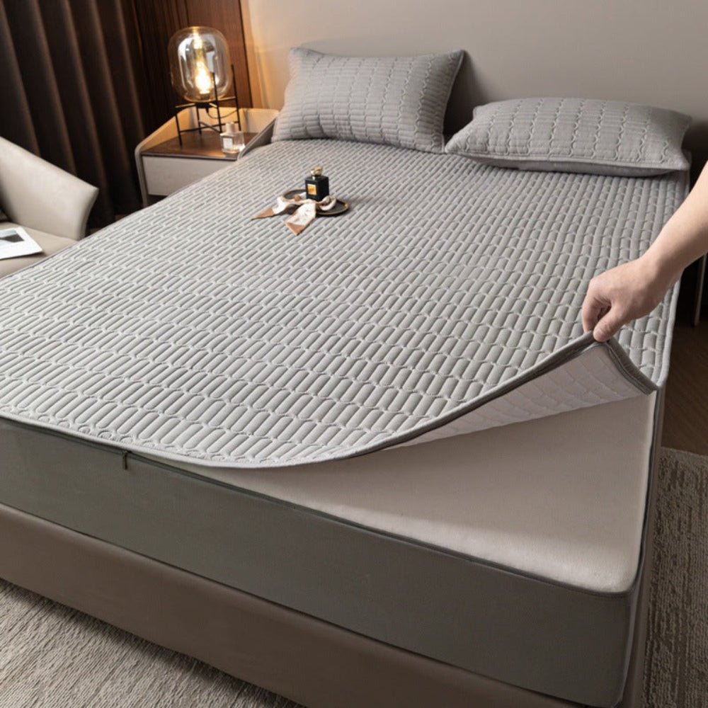 Breathable Waterproof Bed Mattress Cover Protector