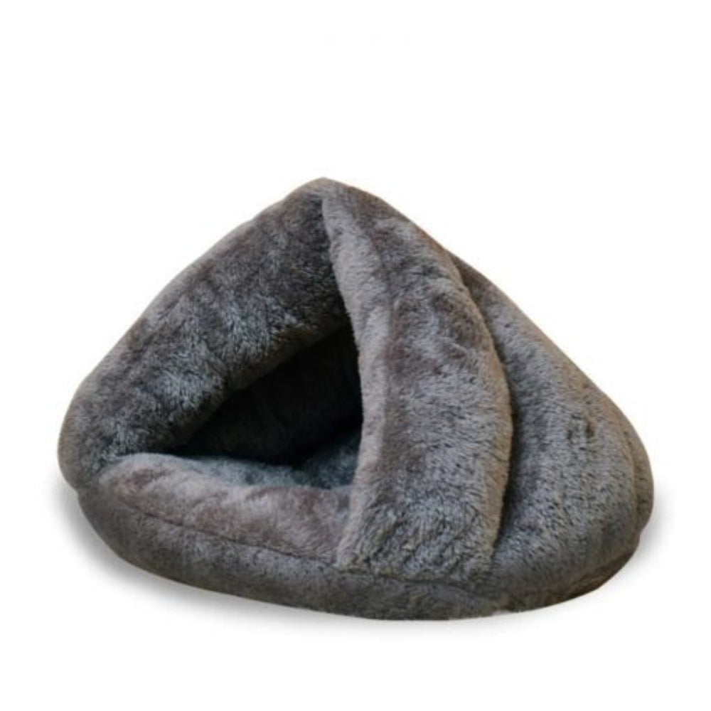 Cozy Heated Cat Bed for Winter Warmth