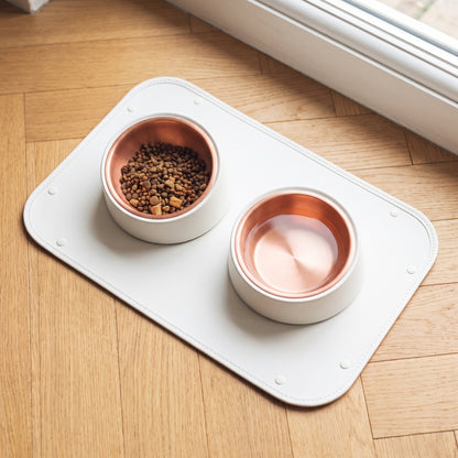 Easy Clean Pet Food Mat Tray – used flat as a feeding mat